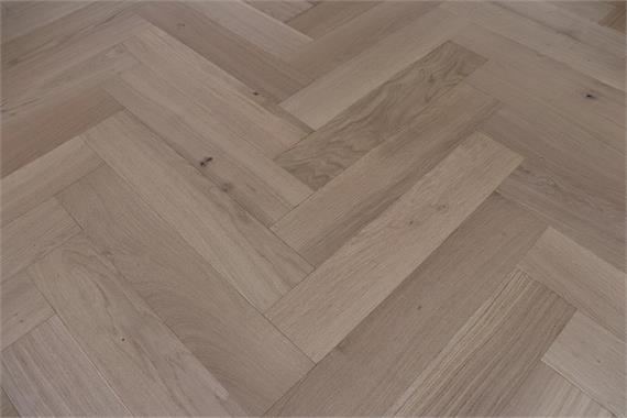 3-Schicht Stabparkett Eiche Fischgrat Dekor T87